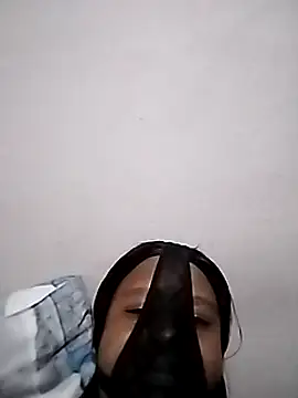 Snapshot of ProFemme chatting on February 1, 4:00 pm ProFemme online show from February 1, 4:00 pm