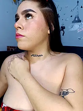 BigTits Kitty online show from April 18, 6:38 am