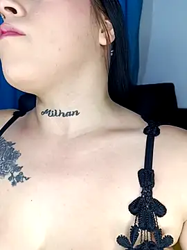 BigTits Kitty online show from April 30, 10:03 pm