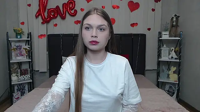 LaraPika online show from March 9, 6:00 pm