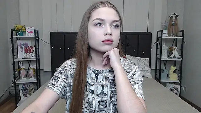 Snapshot of LaraPika chatting on November 19, 6:02 am LaraPika online show from November 19, 6:02 am