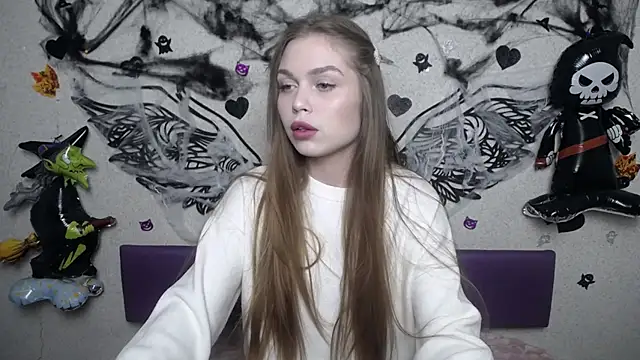 Snapshot of LaraPika chatting on November 10, 6:02 pm LaraPika online show from November 10, 6:02 pm