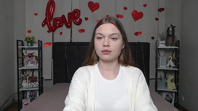 LaraPika online show from February 7, 6:05 pm