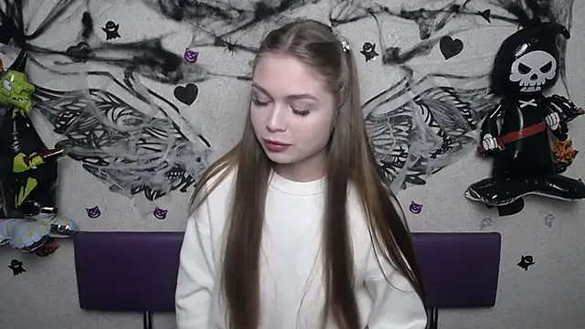 Snapshot of LaraPika chatting on October 25, 5:02 pm LaraPika online show from October 25, 5:02 pm