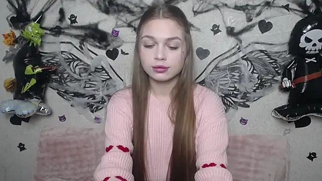 Snapshot of LaraPika chatting on November 3, 6:11 pm LaraPika online show from November 3, 6:11 pm