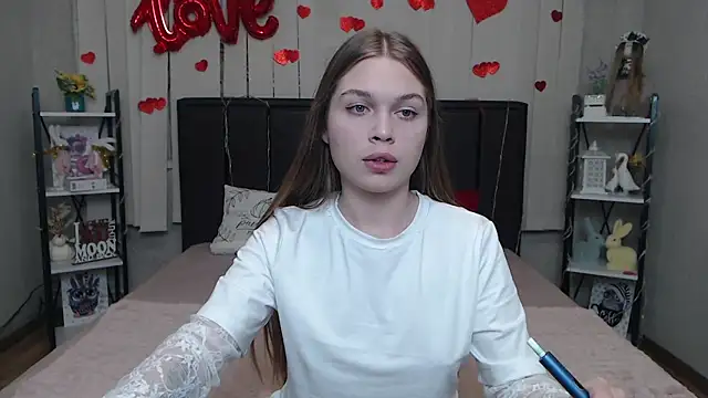 LaraPika online show from April 2, 5:03 am