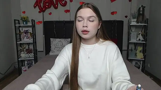 LaraPika online show from February 18, 6:11 am