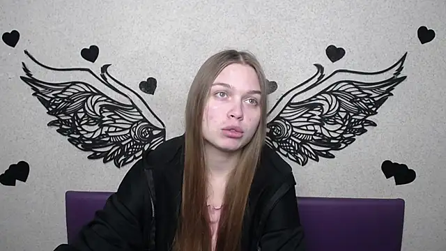 LaraPika online show from February 8, 6:05 pm