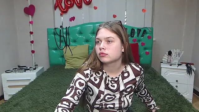 Snapshot of LaraPika chatting on March 19, 3:19 pm LaraPika online show from March 19, 3:19 pm