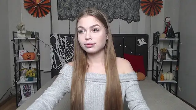 Snapshot of LaraPika chatting on October 30, 6:12 am LaraPika online show from October 30, 6:12 am