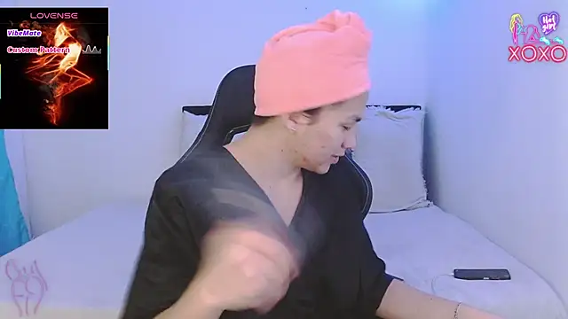 Snapshot of giuliana_andrade chatting on February 5, 12:06 am giuliana andrade online show from February 5, 12:06 am