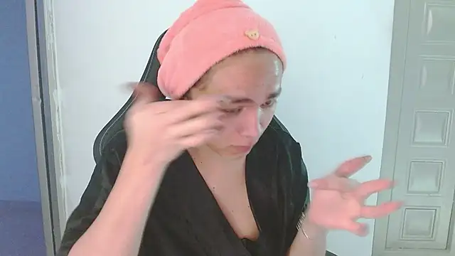 Snapshot of giuliana_andrade chatting on February 14, 1:39 am giuliana andrade online show from February 14, 1:39 am