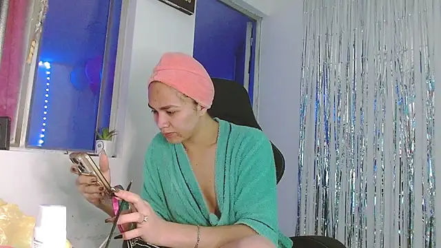 giuliana andrade online show from March 6, 1:11 am