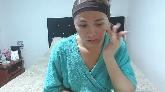 Snapshot of giuliana_andrade chatting on October 21, 11:37 pm giuliana andrade online show from October 21, 11:37 pm