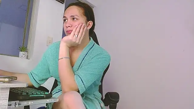 giuliana andrade online show from April 4, 7:31 pm