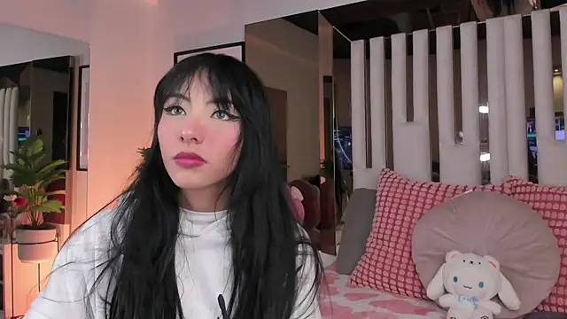 Snapshot of Kitty_Eliffe chatting on October 25, 10:43 pm Kitty Eliffe online show from October 25, 10:43 pm