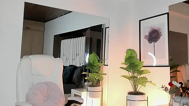 Kitty Eliffe online show from April 28, 2:27 am