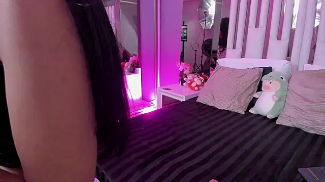 Snapshot of Kitty_Eliffe chatting on March 12, 7:36 pm Kitty Eliffe online show from March 12, 7:36 pm