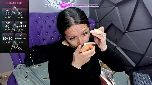 Caliia Oith  online show from January 31, 4:38 pm