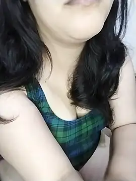 Snapshot of Tota_Khan chatting on December 2, 12:33 am Tota Khan online show from December 2, 12:33 am