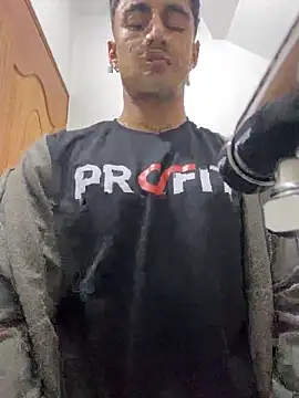 Snapshot of Danifornari chatting on October 31, 2:52 am Danifornari online show from October 31, 2:52 am