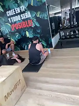 Snapshot of Danifornari chatting on March 8, 3:24 pm Danifornari online show from March 8, 3:24 pm