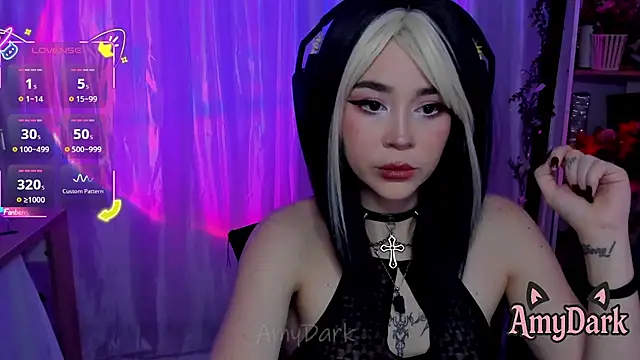 Snapshot of _AmyDark chatting on October 15, 10:18 pm AmyDark online show from October 15, 10:18 pm