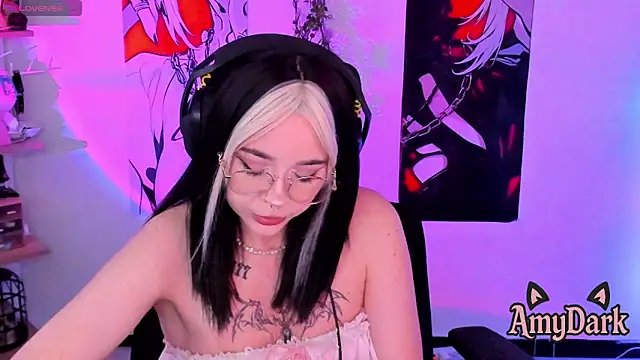 Snapshot of _AmyDark chatting on April 30, 8:16 pm AmyDark online show from April 30, 8:16 pm