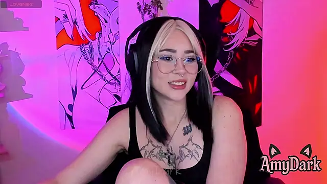 Snapshot of _AmyDark chatting on April 19, 7:16 pm AmyDark online show from April 19, 7:16 pm