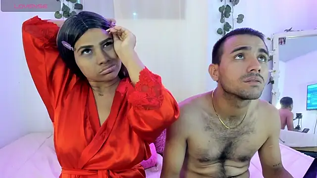 Snapshot of catalina_and_roger chatting on October 15, 8:06 pm catalina and roger online show from October 15, 8:06 pm