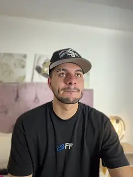 Amadeo Wild online show from April 12, 4:05 am