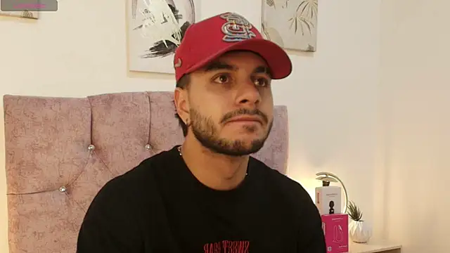 Amadeo Wild online show from April 14, 3:55 am