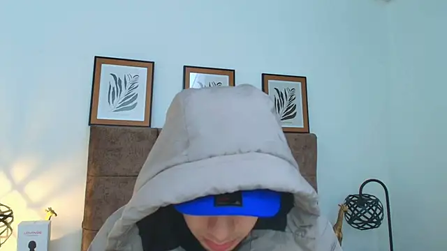 Amadeo Wild online show from February 12, 3:49 pm