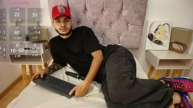 Amadeo Wild online show from November 11, 11:05 am