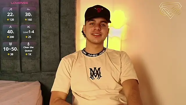 Amadeo Wild online show from December 31, 7:07 pm