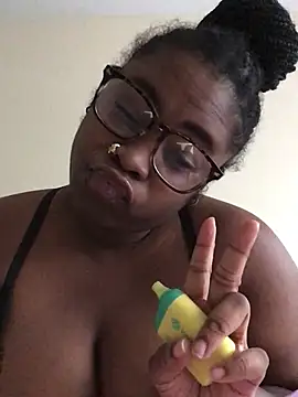 Snapshot of cocodreamxoxo chatting on December 17, 4:11 pm cocodreamxoxo online show from December 17, 4:11 pm