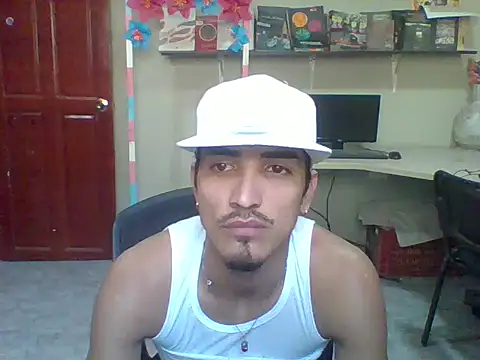 Snapshot of jeremy_scott chatting on February 12, 8:52 pm jeremy scott online show from February 12, 8:52 pm