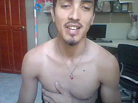 Snapshot of jeremy_scott chatting on February 13, 3:34 pm jeremy scott online show from February 13, 3:34 pm