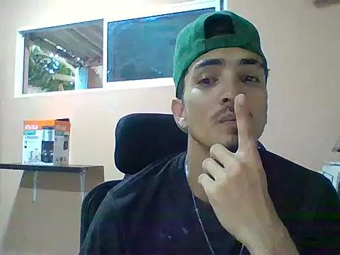 Snapshot of jeremy_scott chatting on October 27, 10:11 pm jeremy scott online show from October 27, 10:11 pm