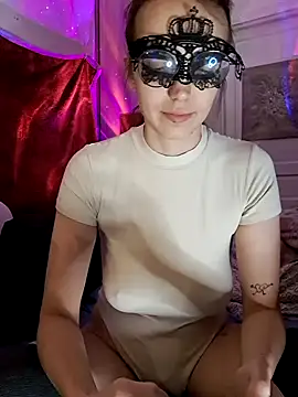 Snapshot of PearMaki chatting on December 18, 12:16 am PearMaki online show from December 18, 12:16 am