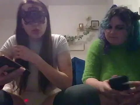 PearMaki online show from December 9, 1:07 am