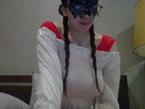 PearMaki online show from February 14, 3:36 pm