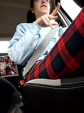 Snapshot of PearMaki chatting on December 23, 9:41 am PearMaki online show from December 23, 9:41 am