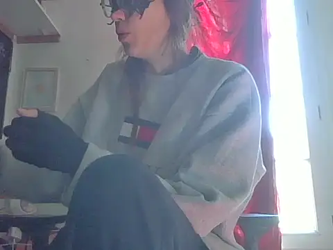 PearMaki online show from February 23, 10:28 am