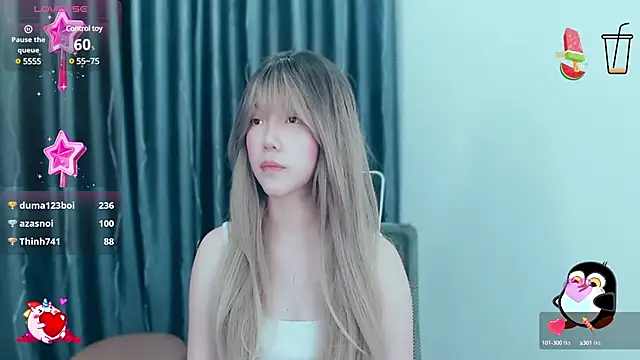 -Poison-Ivy- online show from December 7, 1:24 pm