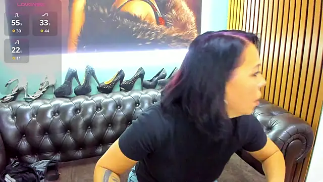 Snapshot of LauraSin chatting on July 6, 5:59 pm LauraSin online show from July 6, 5:59 pm