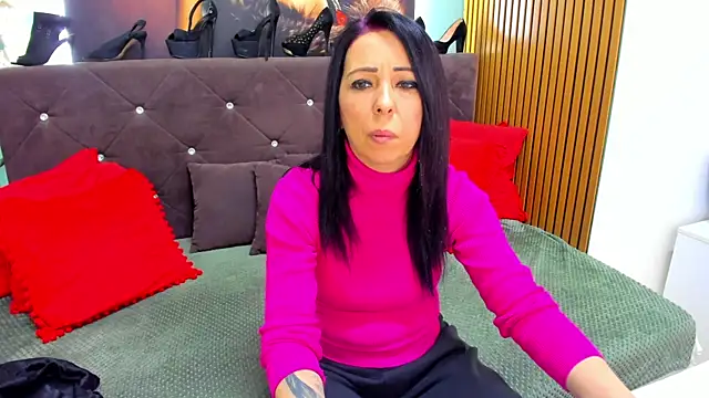 LauraSin online show from April 2, 5:52 pm