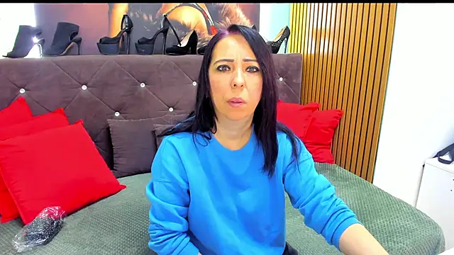 LauraSin online show from March 25, 4:34 am