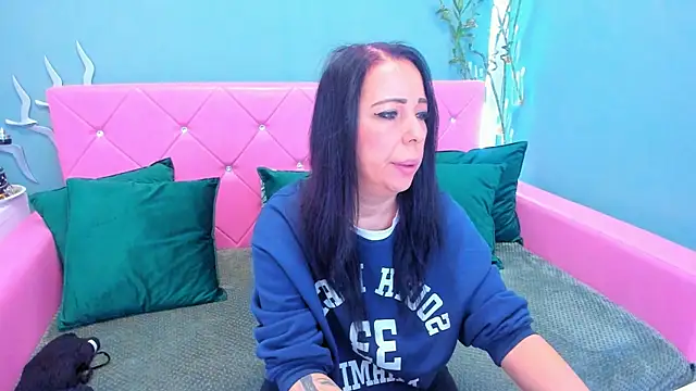 LauraSin online show from November 26, 4:23 am