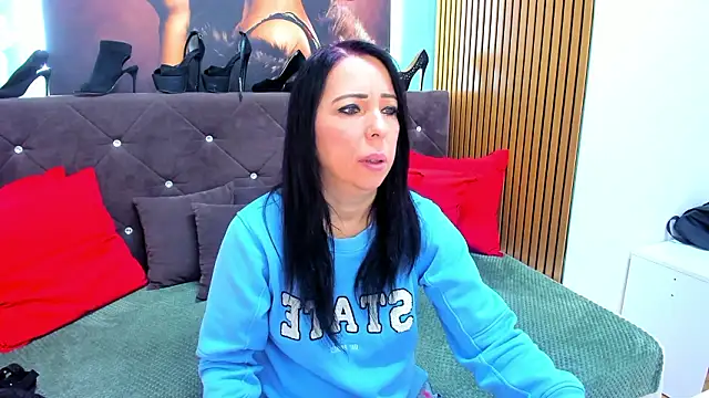 LauraSin online show from March 1, 4:23 am